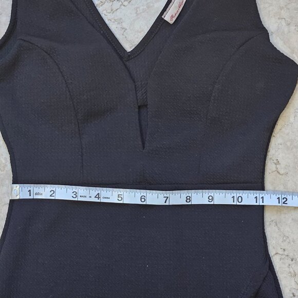 Fashion Magazine Mini Empire Dress Womens XS/S  Black Lace Slit Date Night Sexy - Picture 10 of 13